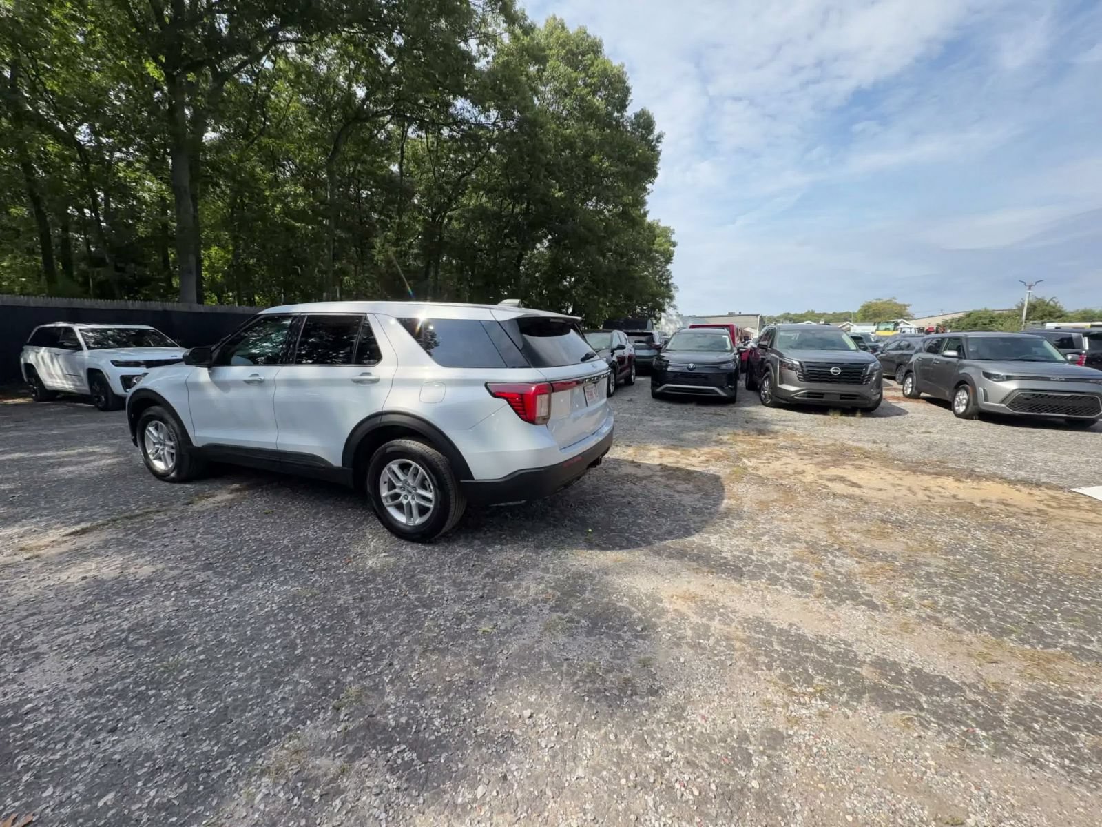 Used 2026 Ford Explorer Active AWD/4WD image 9