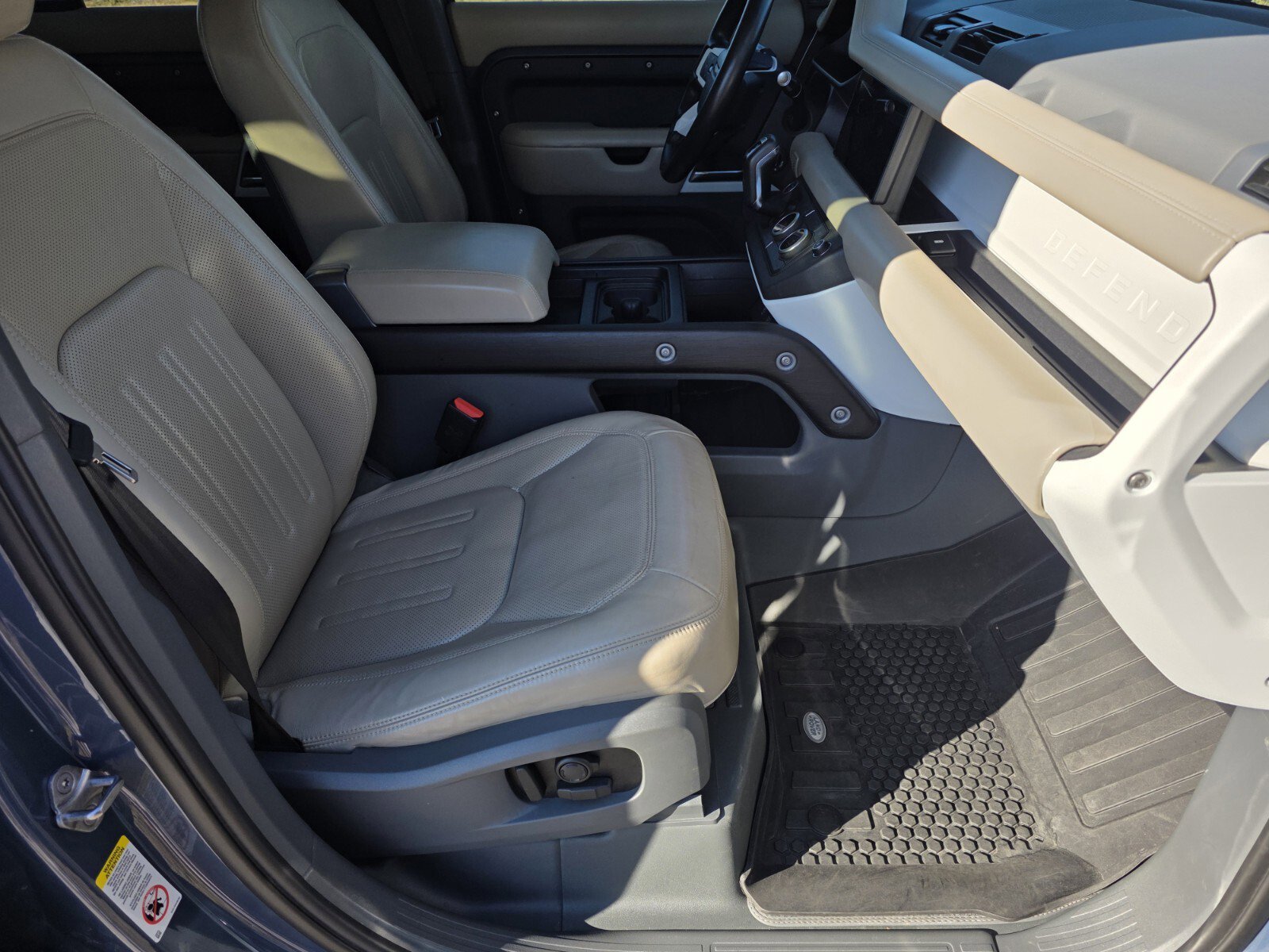 Used 2020 Land Rover Defender 110 HSE image 3