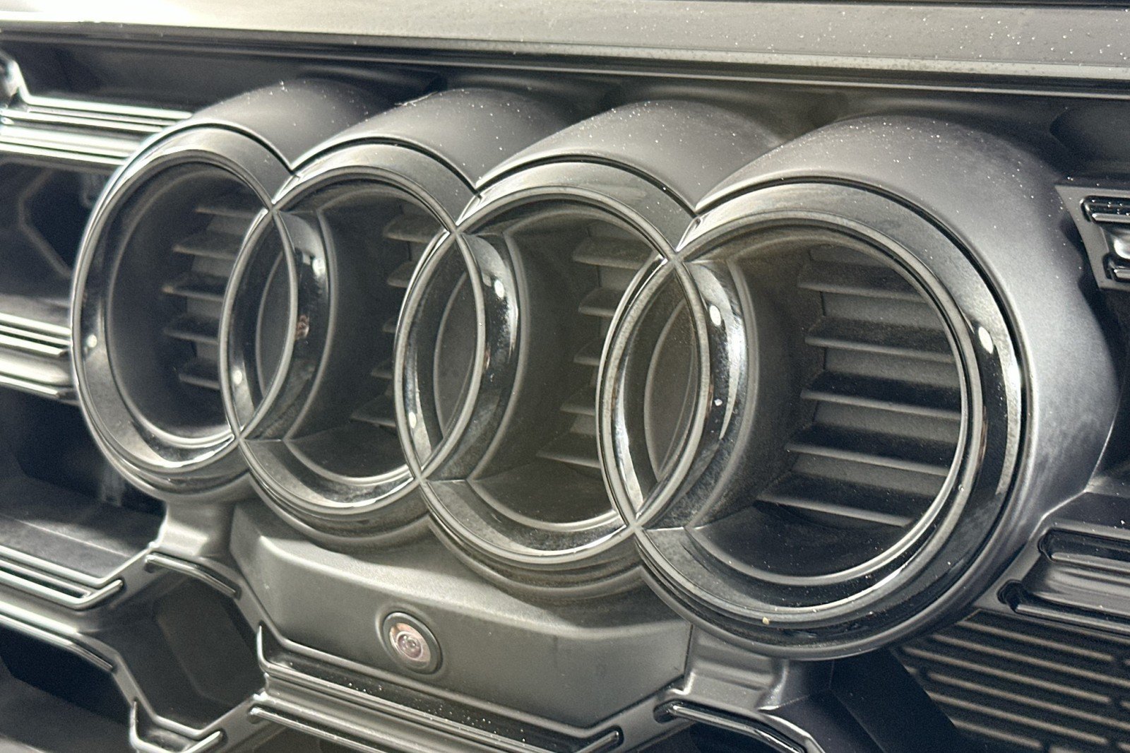 Used 2024 Audi Q5 e Premium Plus w/ Premium Plus Package AWD/4WD image 15