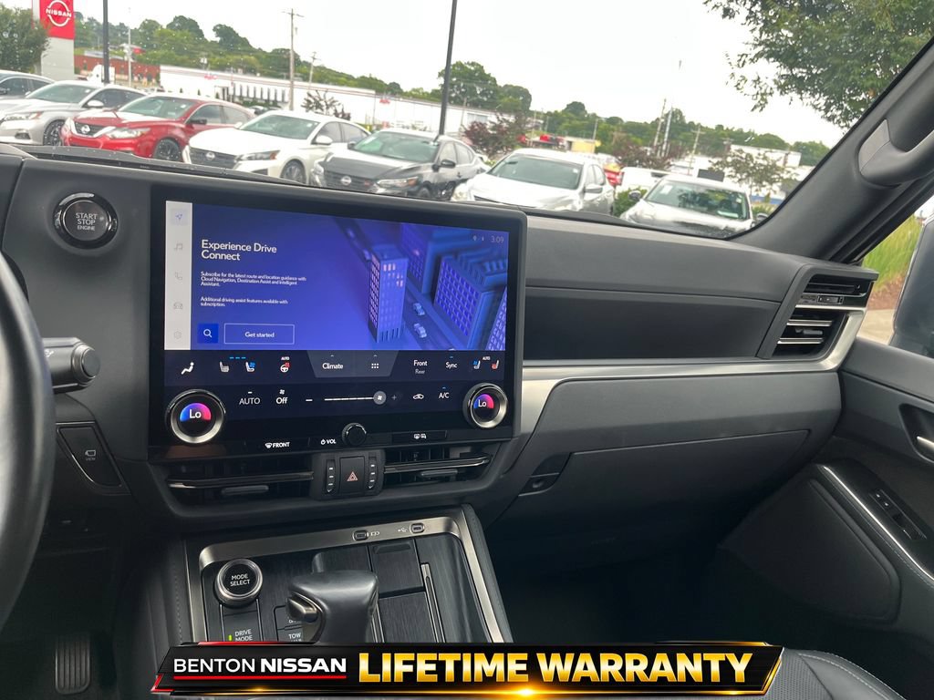 Used 2024 Lexus GX 550 w/ Accessory Package (2T) AWD/4WD image 17