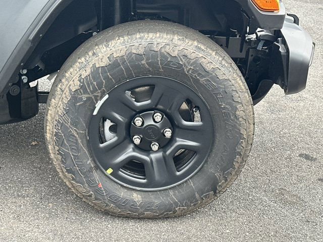 New 2026 Jeep Gladiator Sport AWD/4WD image 15