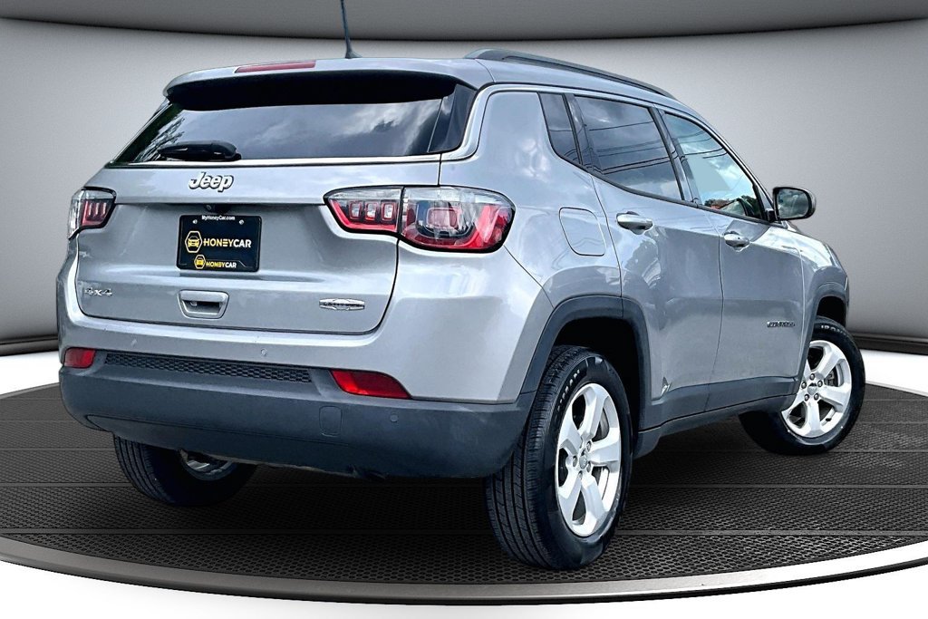 Used 2019 Jeep Compass Latitude w/ Cold Weather Group AWD/4WD image 6