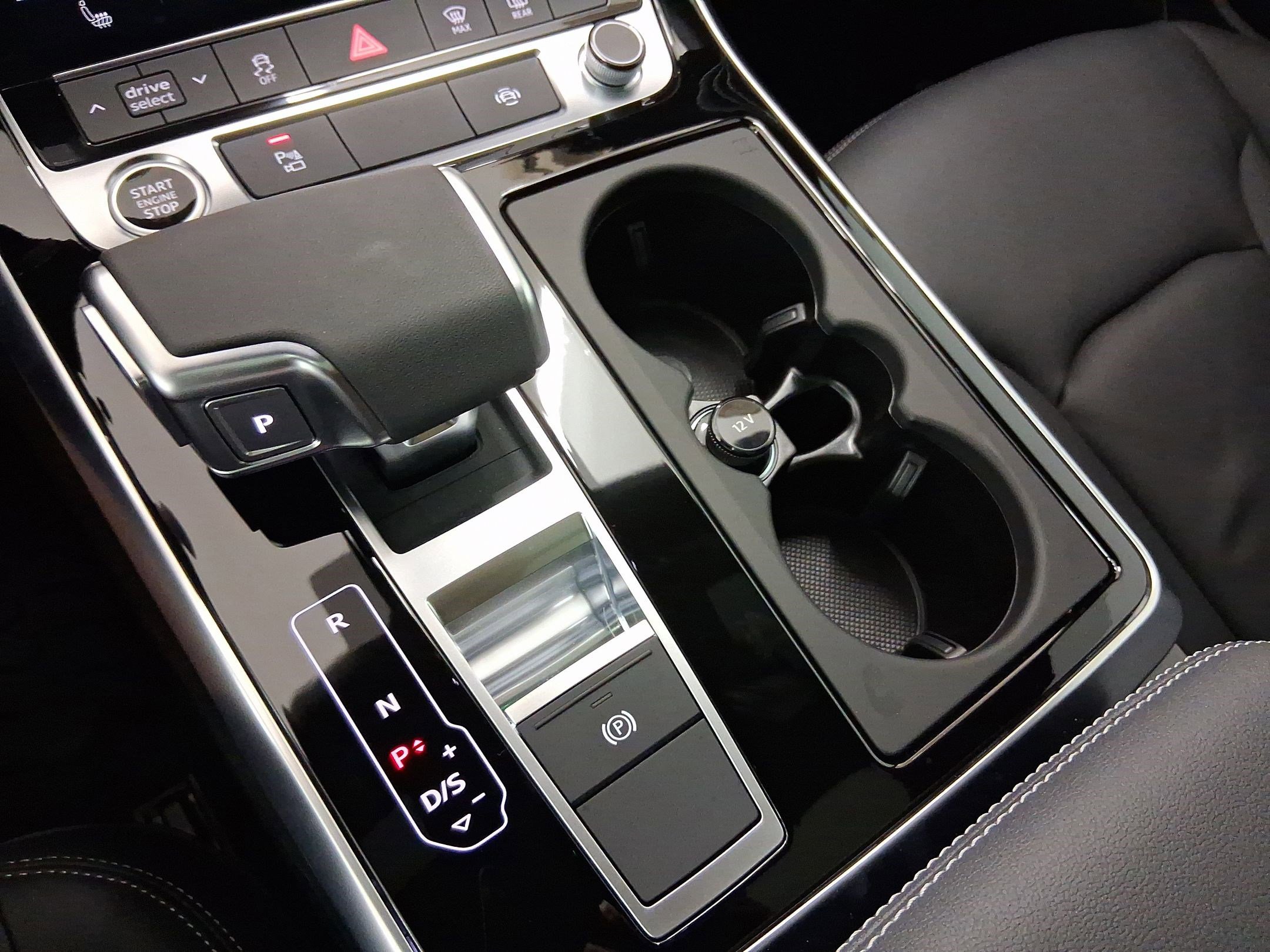 New 2025 Audi Q8 Premium image 16