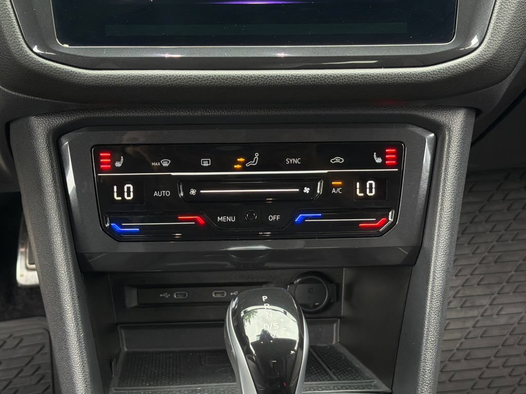 Certified 2023 Volkswagen Tiguan SE R-Line FWD image 24