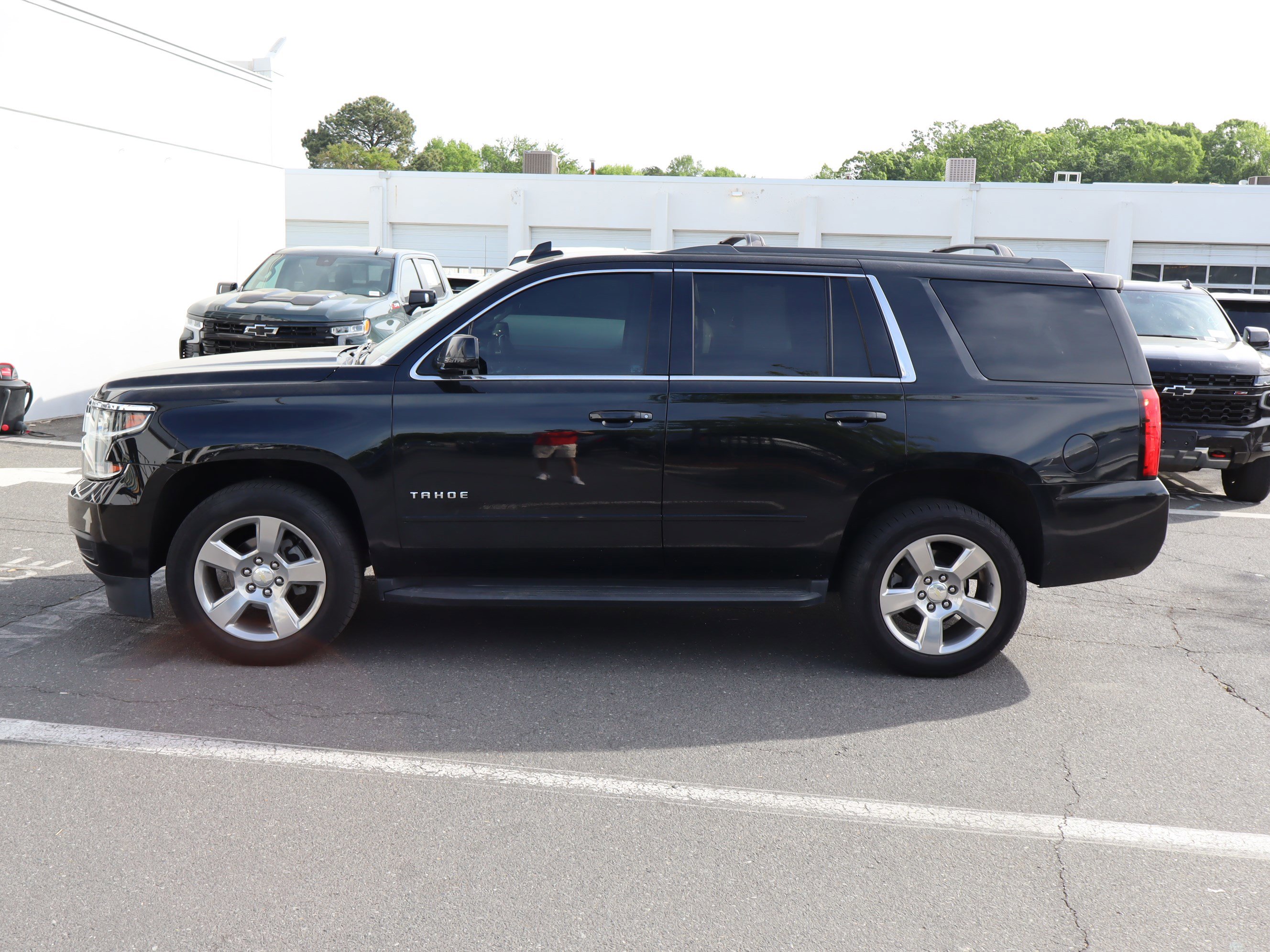 Used 2018 Chevrolet Tahoe LS w/ All-Season Package image 7