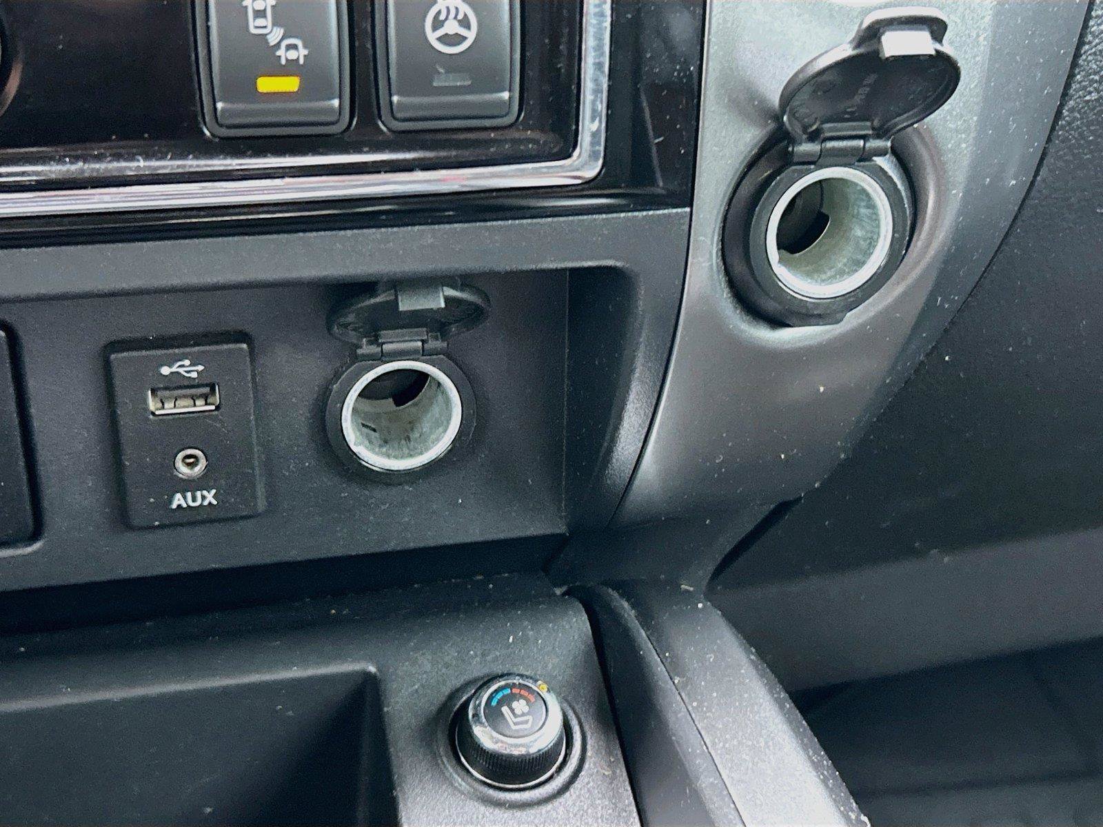 Used 2017 Nissan Titan Platinum Reserve AWD/4WD image 28