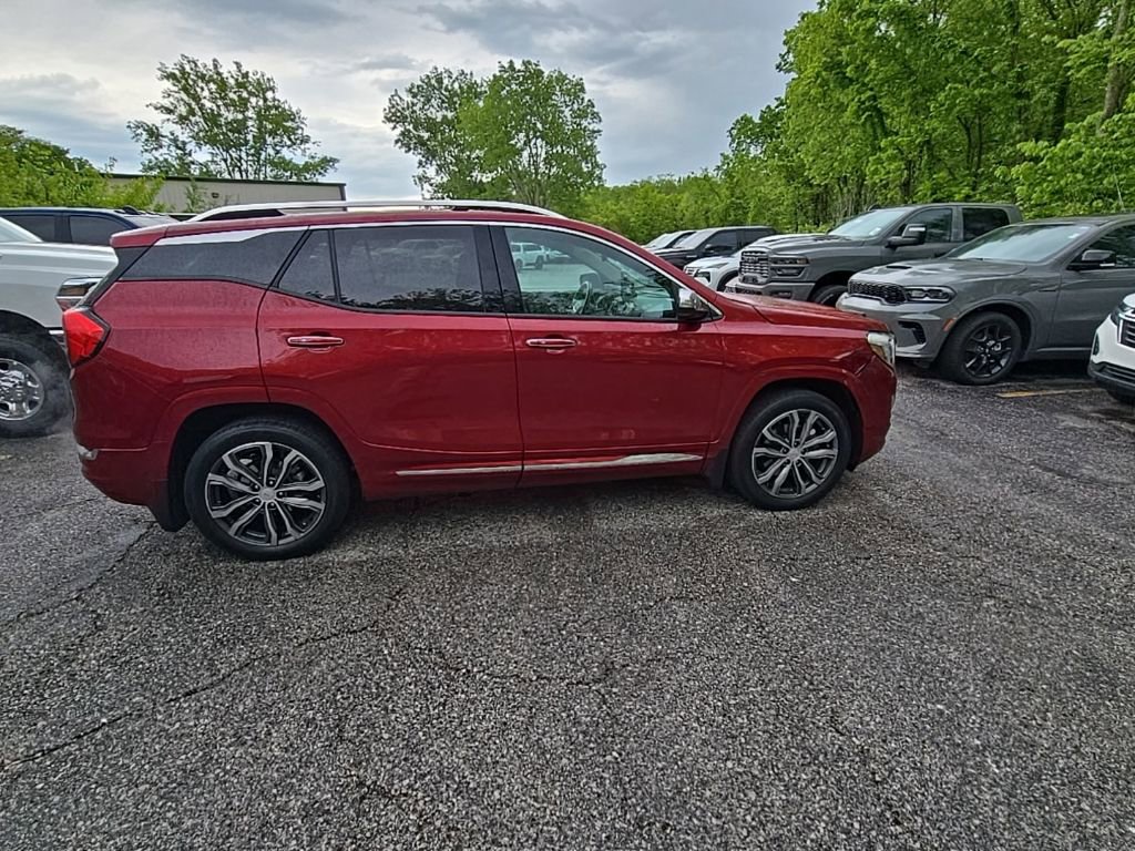 Used 2018 GMC Terrain Denali w/ Advanced Safety Package AWD/4WD image 9