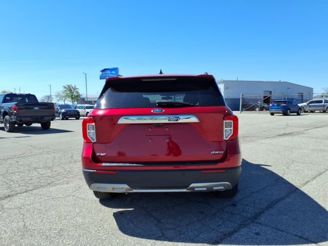 Used 2023 Ford Explorer XLT w/ Equipment Group 202A AWD/4WD image 7