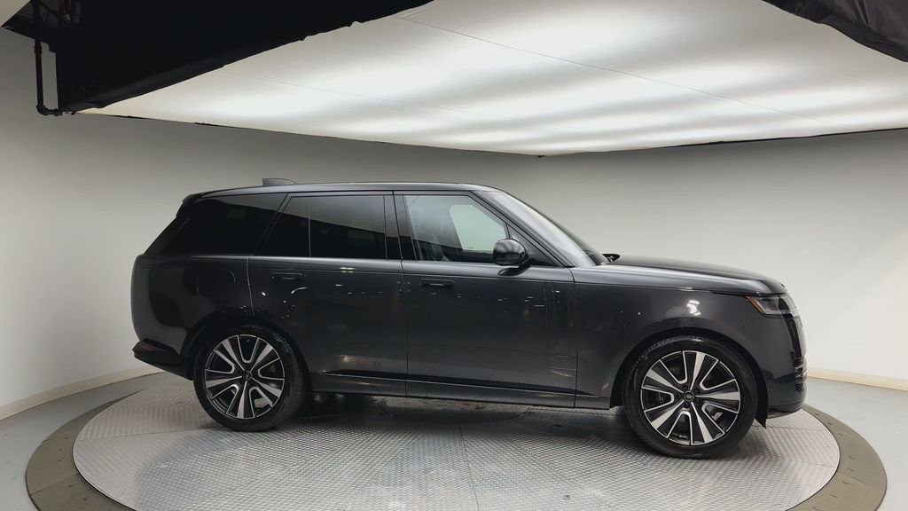 Used 2023 Land Rover Range Rover SE image 9