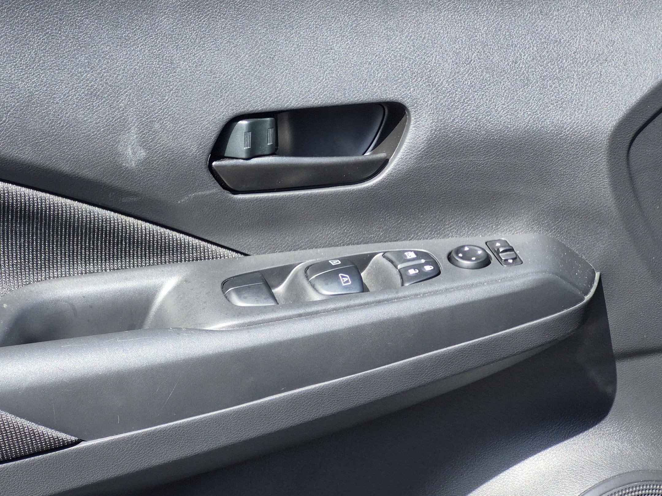 Used 2025 Nissan Kicks Play S FWD image 13