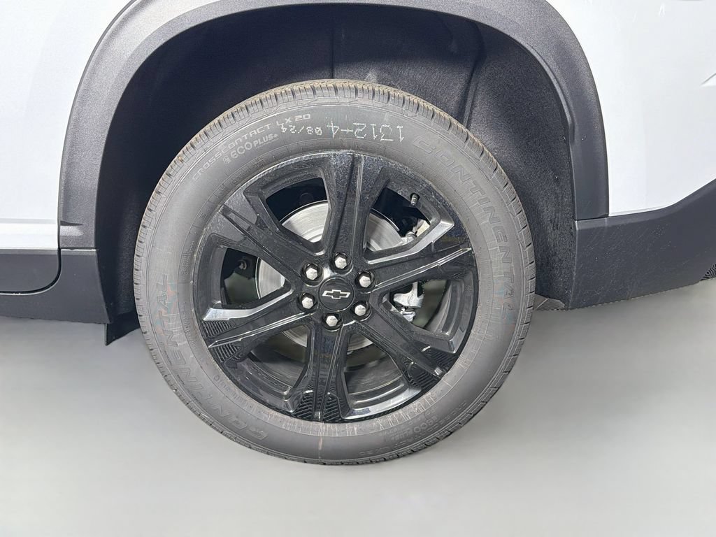 New 2027 Chevrolet Traverse LT w/ Midnight/Sport Edition FWD image 32
