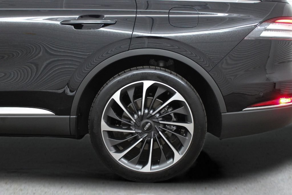Used 2020 Lincoln Aviator Reserve w/ Equipment Group 202A AWD/4WD image 8