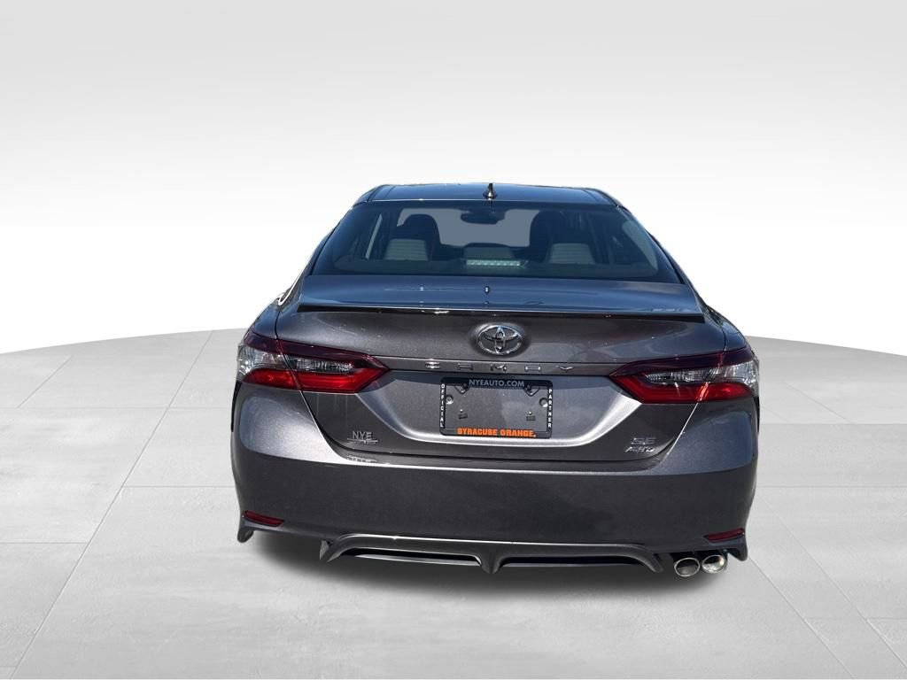 Used 2024 Toyota Camry SE w/ Cold Weather Package image 4