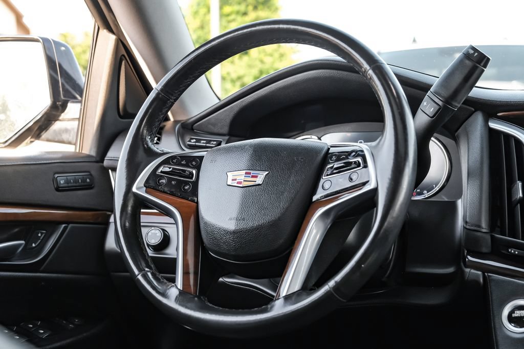 Used 2018 Cadillac Escalade Luxury RWD image 15