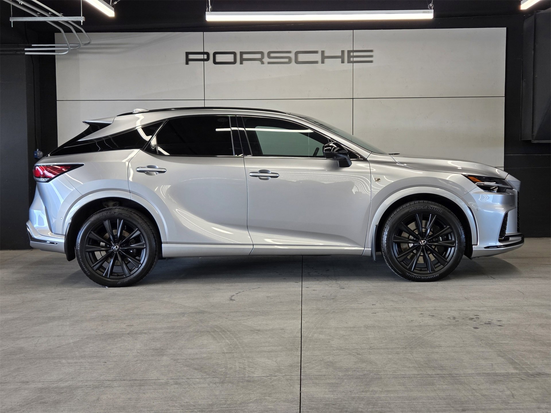 Used 2024 Lexus RX 500h F Sport w/ Convenience Package image 27