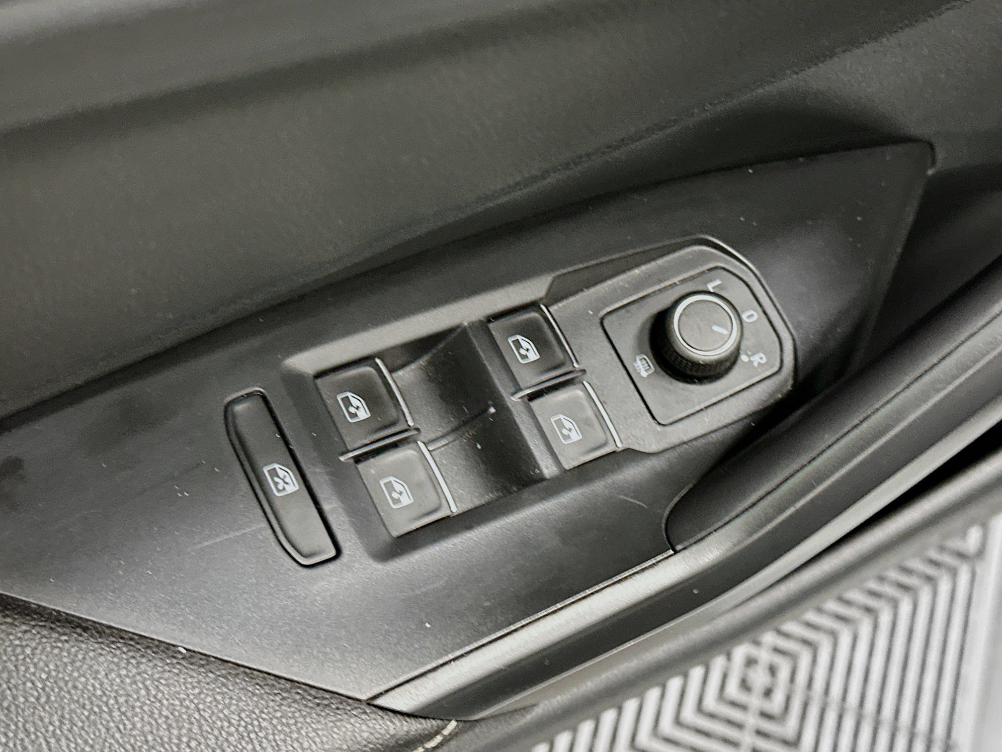Used 2024 Volkswagen Jetta SE FWD image 15