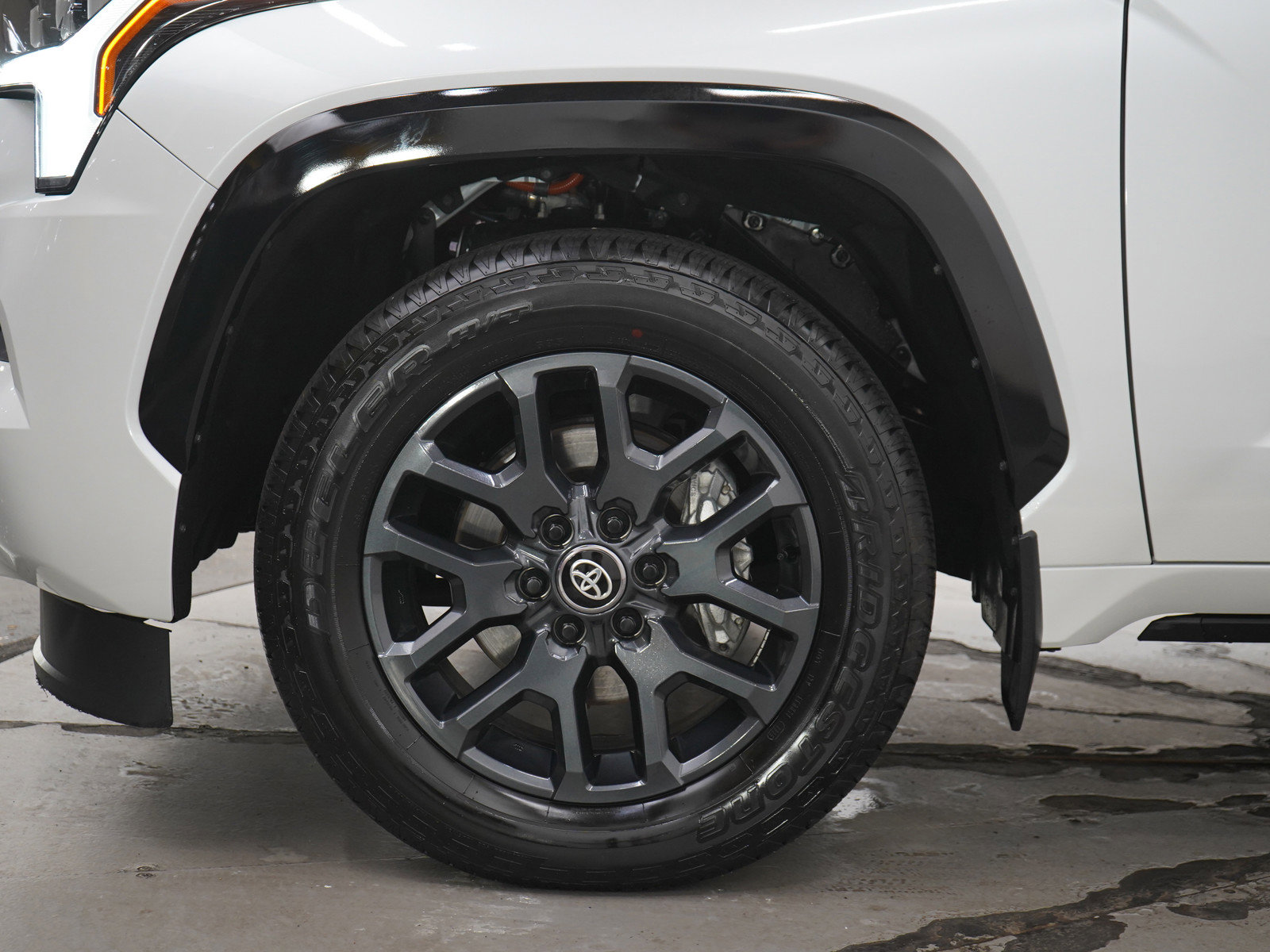 Used 2025 Toyota Sequoia Platinum AWD/4WD image 31