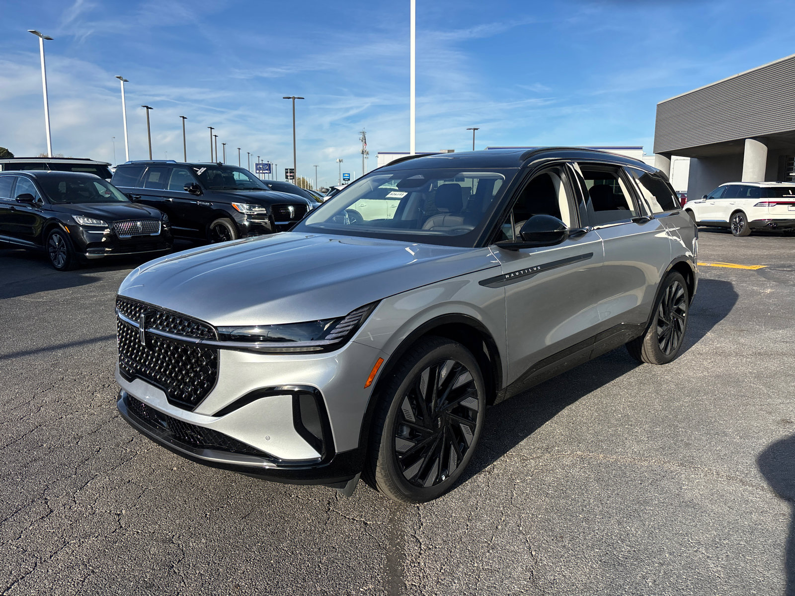 New 2026 Lincoln Nautilus Reserve image 3