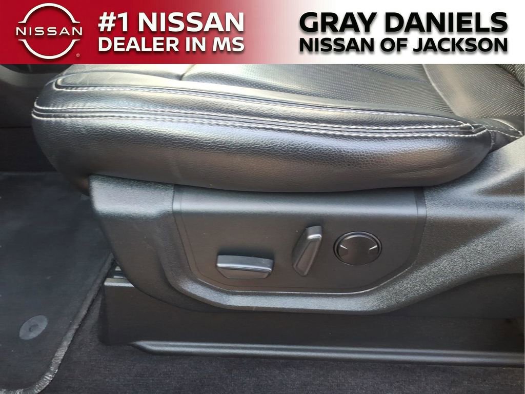 Used 2019 Ford F150 Lariat w/ Equipment Group 502A Luxury image 12