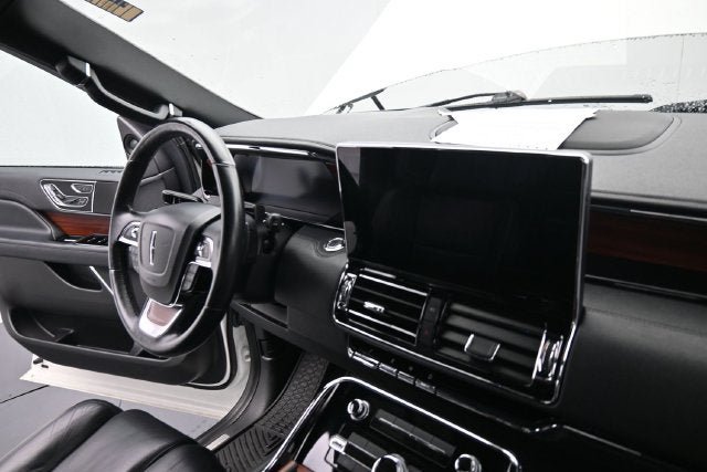Used 2023 Lincoln Navigator Reserve AWD/4WD image 16