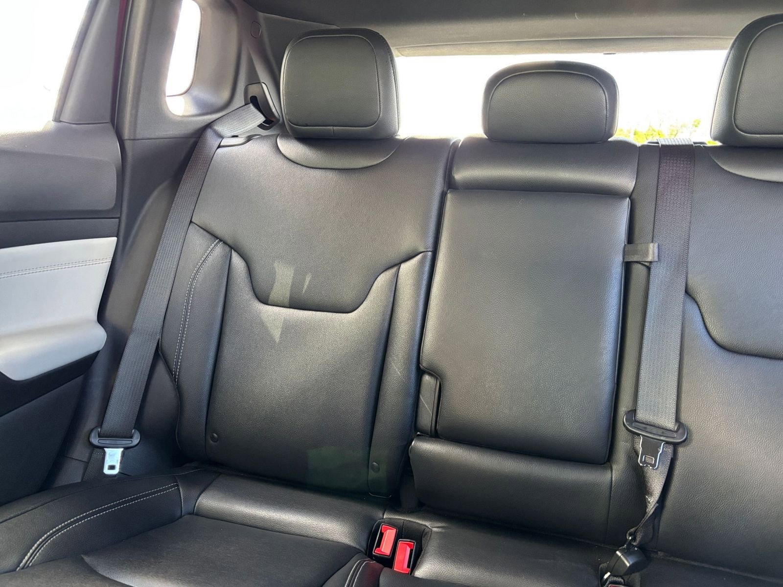 Used 2025 Jeep Compass Limited image 40