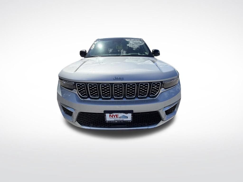 Used 2022 Jeep Grand Cherokee Summit w/ Advanced Protech Group IV AWD/4WD image 9