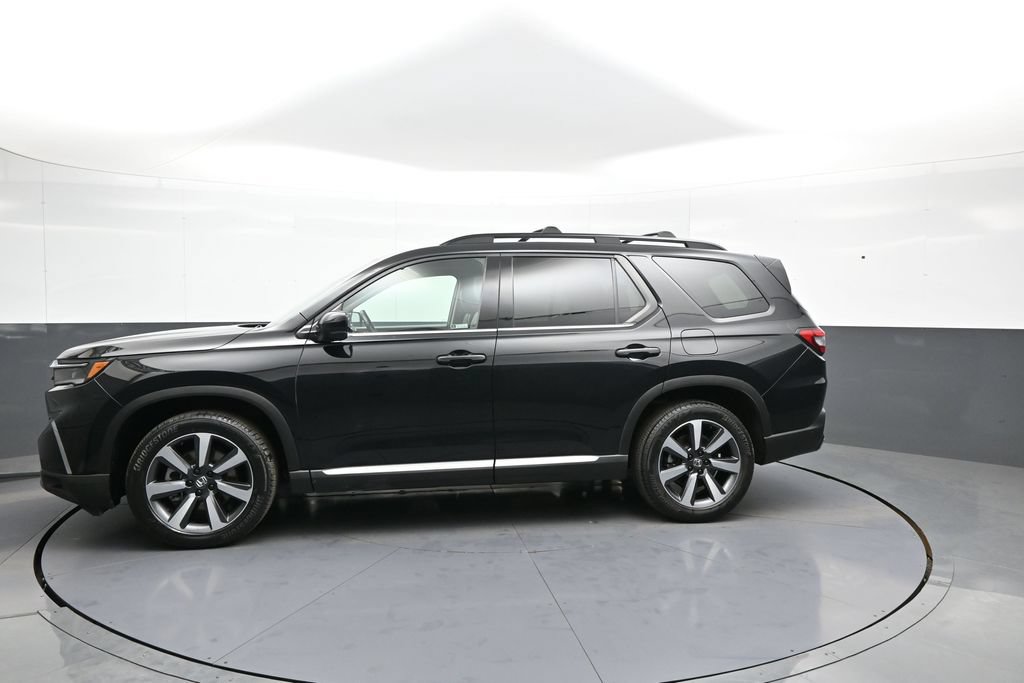 Certified 2025 Honda Pilot Touring image 9