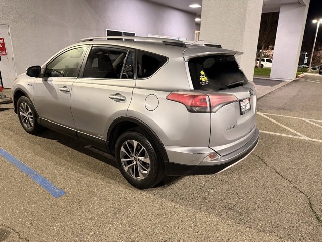 Used 2018 Toyota RAV4 XLE image 4