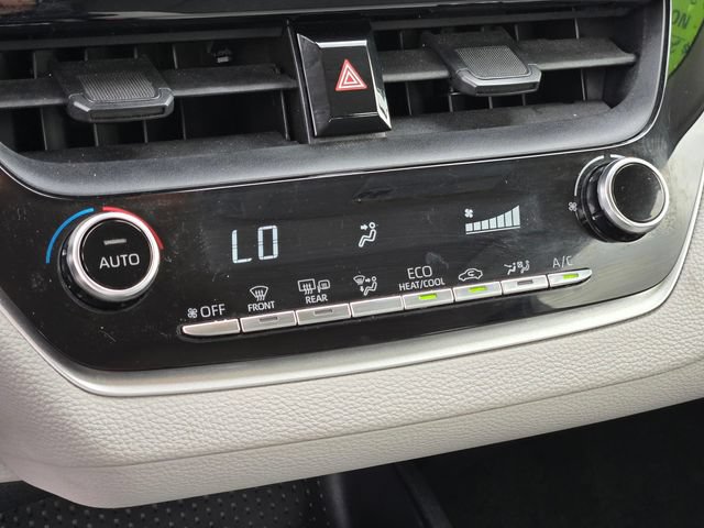 Used 2021 Toyota Corolla LE w/ Carpet Mat Package (TMS) FWD image 10