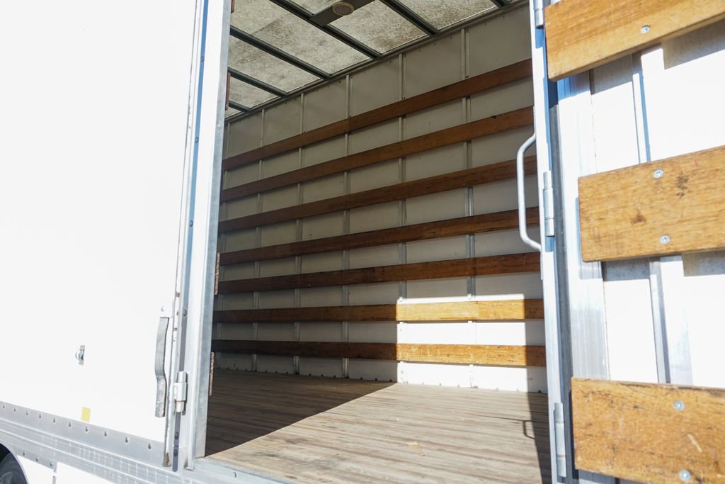 Used 2016 Ford F650 2WD Crew Cab Super Duty image 18