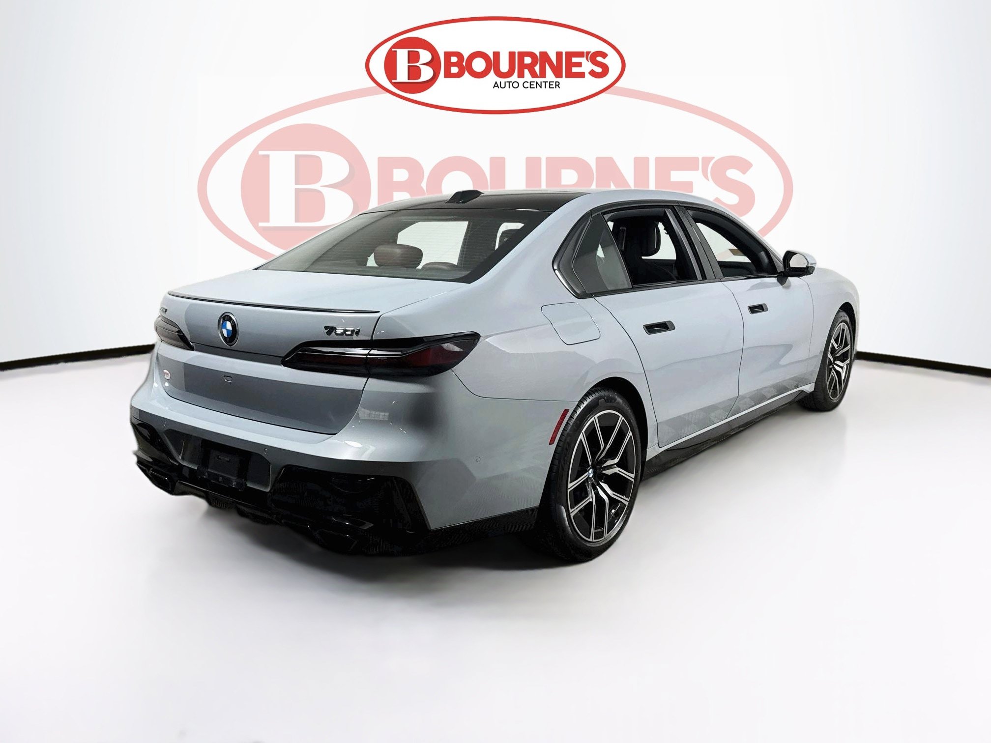 Used 2023 BMW 760i xDrive AWD/4WD image 12