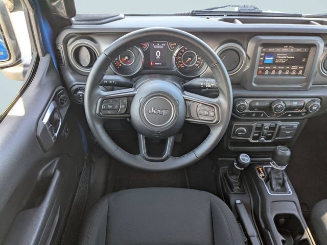 Used 2022 Jeep Gladiator Sport AWD/4WD image 15