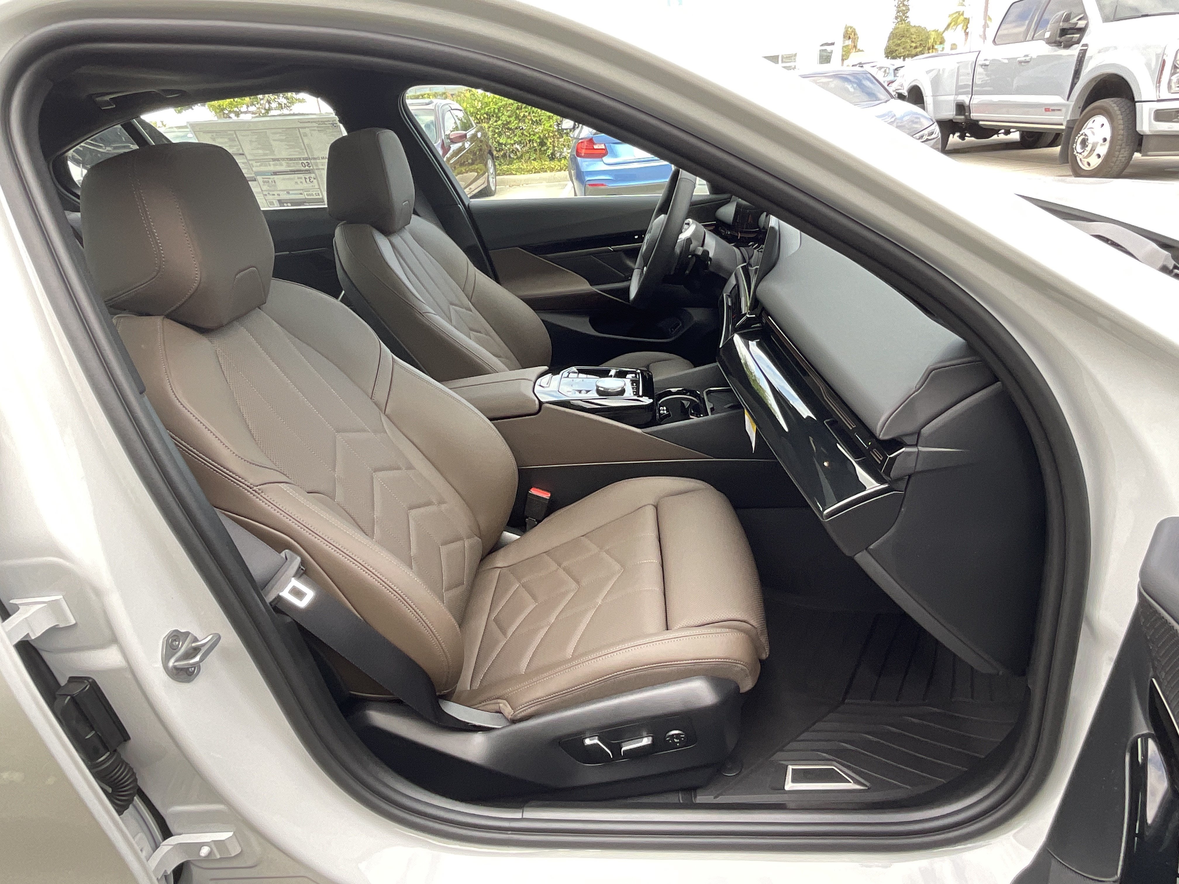 New 2026 BMW 530i w/ Premium Package RWD image 21