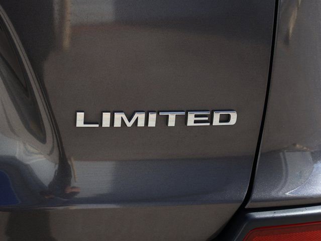 Used 2019 Jeep Cherokee Limited image 18