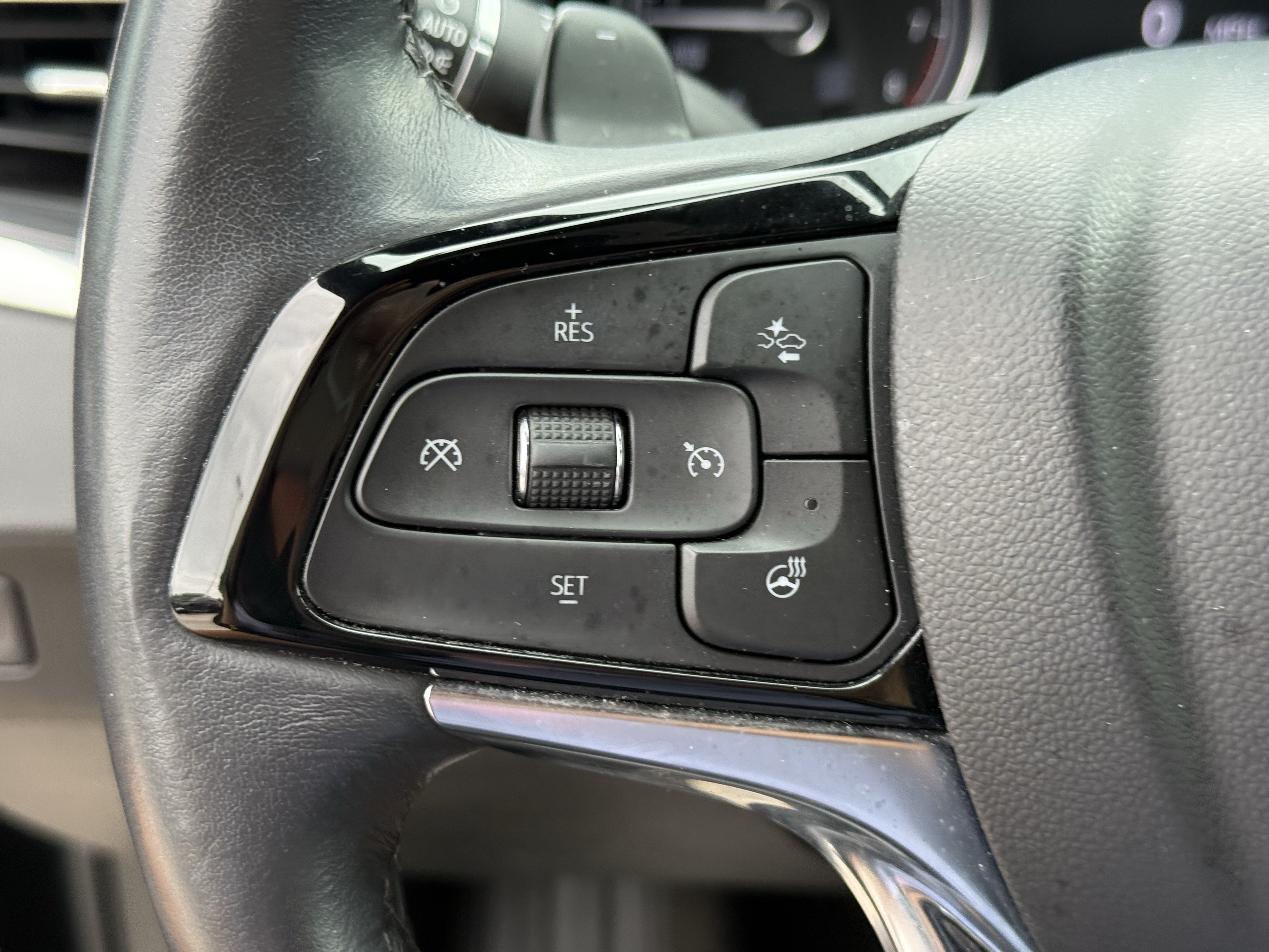 Used 2023 Buick Enclave Essence w/ Sport Touring Edition FWD image 16