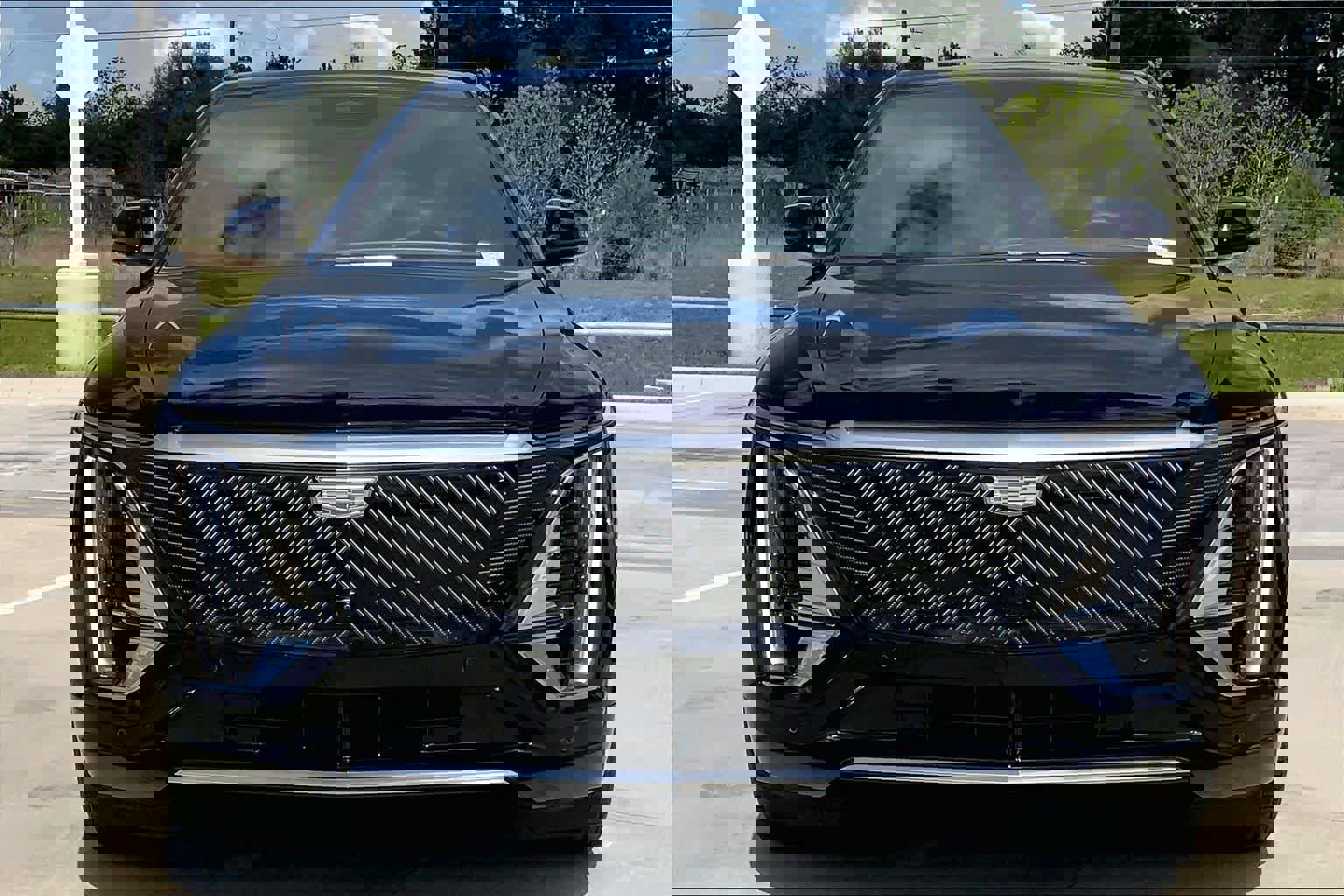 Used 2025 Cadillac Lyriq Luxury RWD image 3