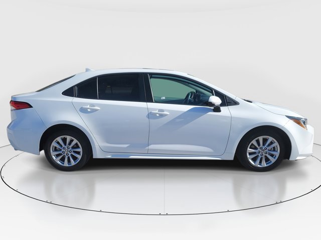 Used 2023 Toyota Corolla LE image 2
