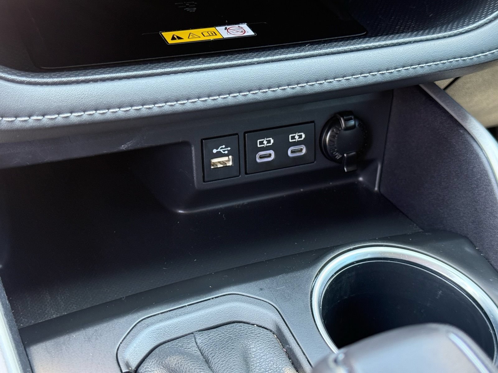 Used 2023 Toyota Highlander XLE FWD image 24