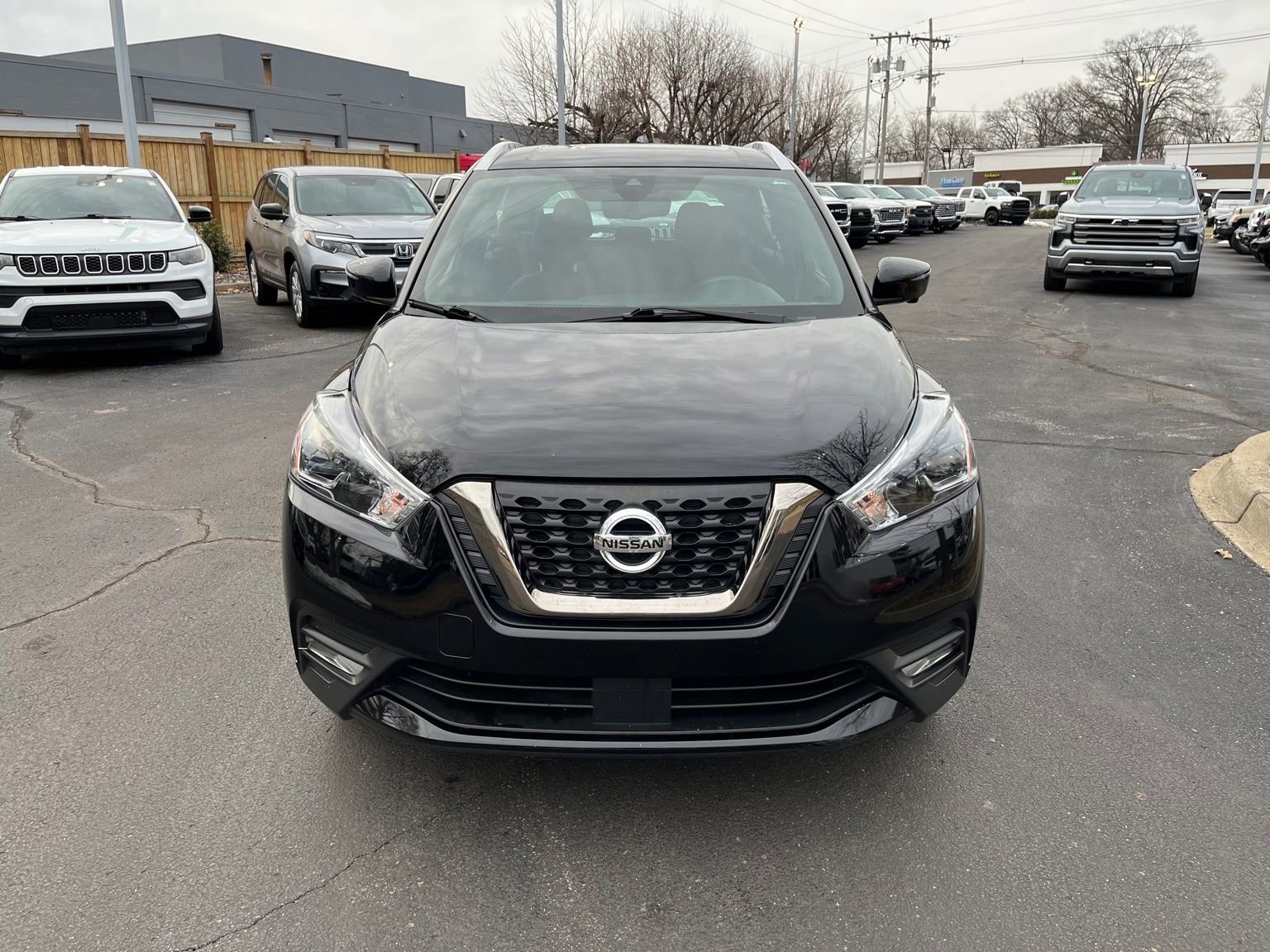 Used 2020 Nissan Kicks SR image 6