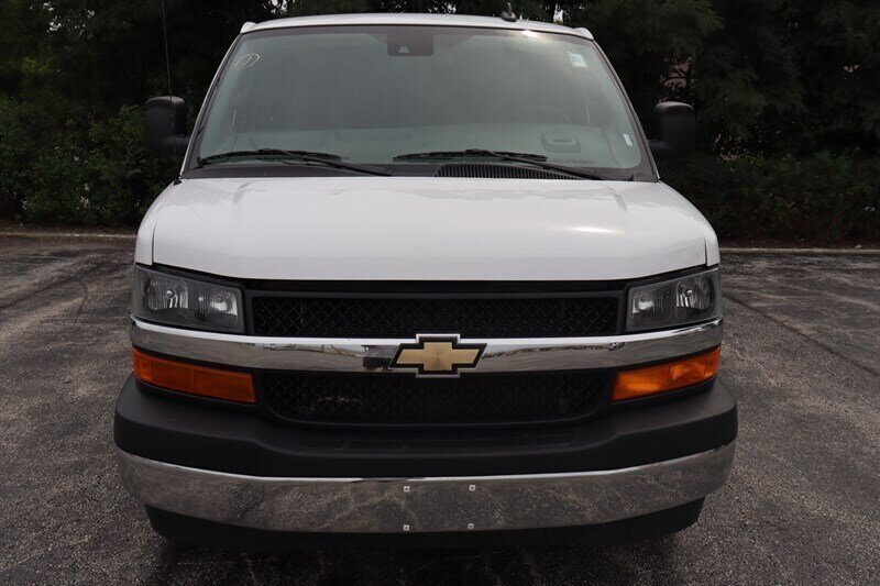 Used 2025 Chevrolet Express 3500 LT w/ LT Preferred Equipment Group RWD image 2