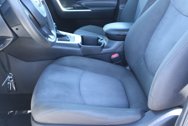 Used 2022 Toyota RAV4 XLE FWD image 33
