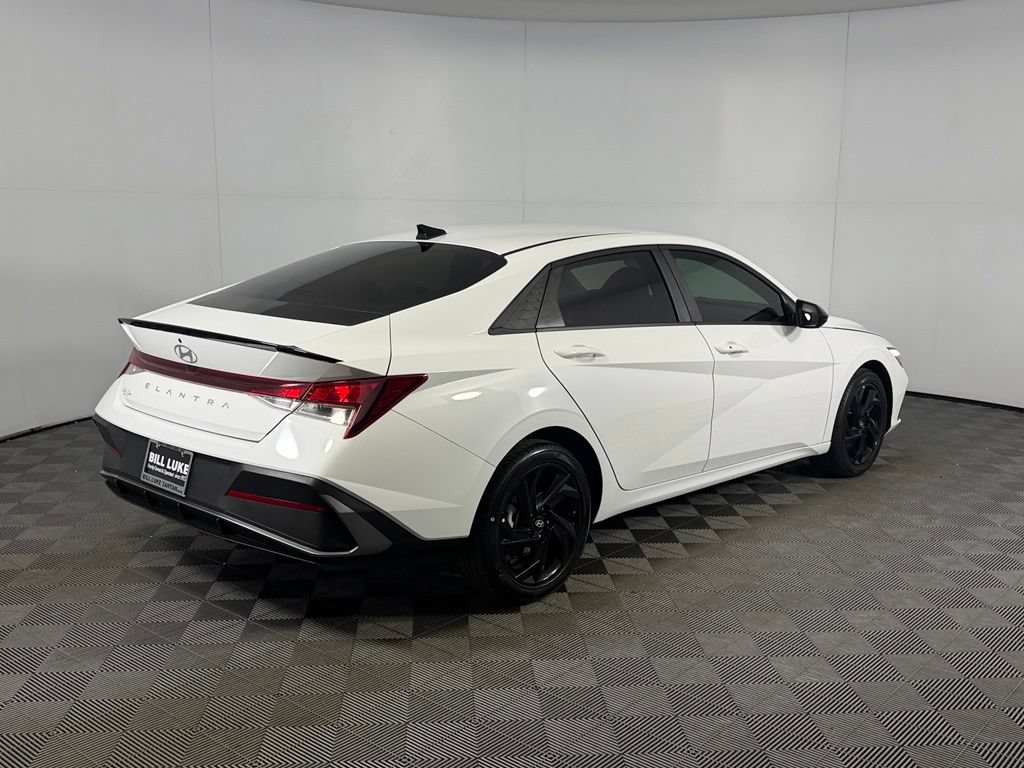 Used 2026 Hyundai Elantra Sport FWD image 7