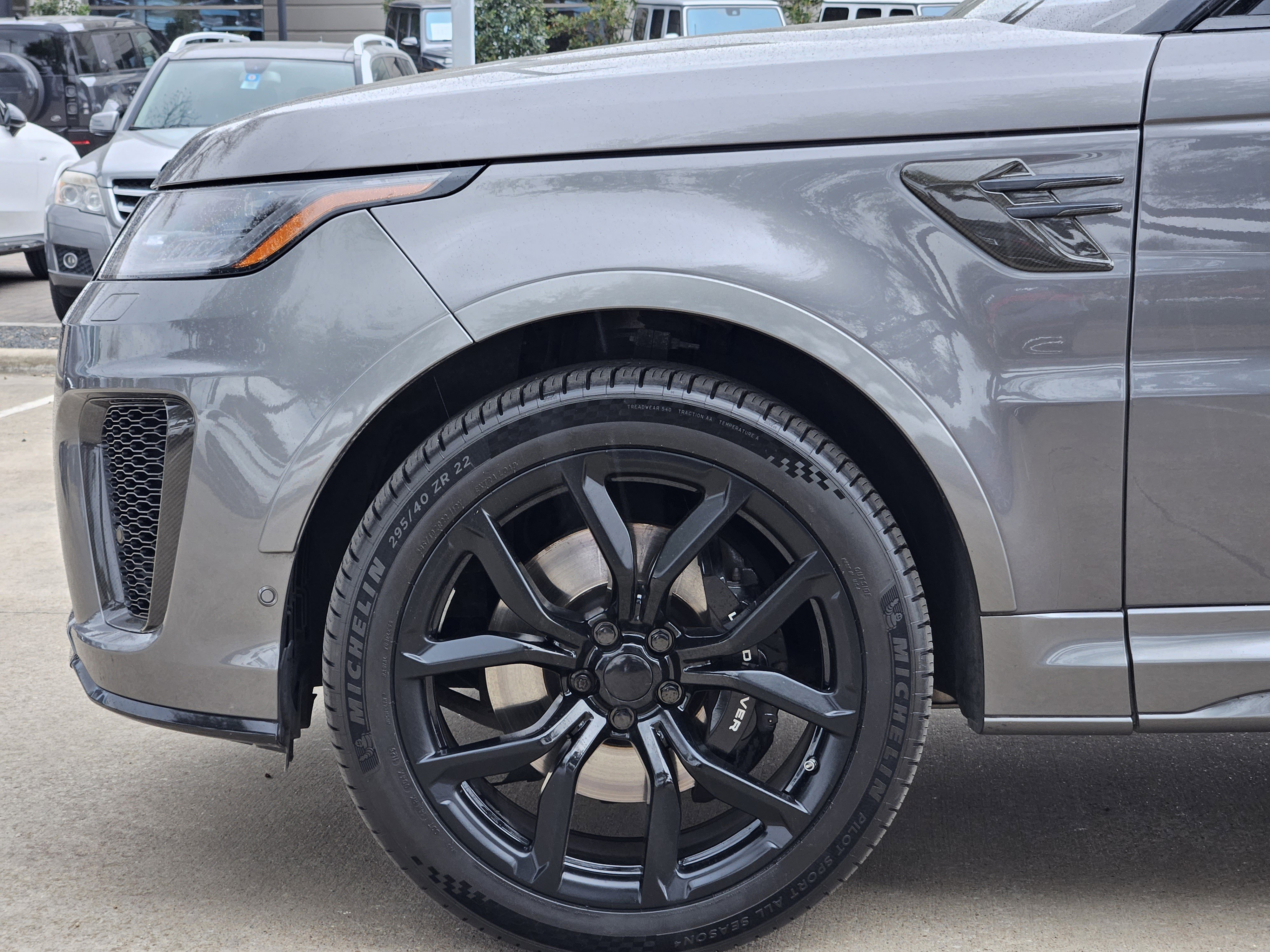 Used 2018 Land Rover Range Rover Sport SVR image 12