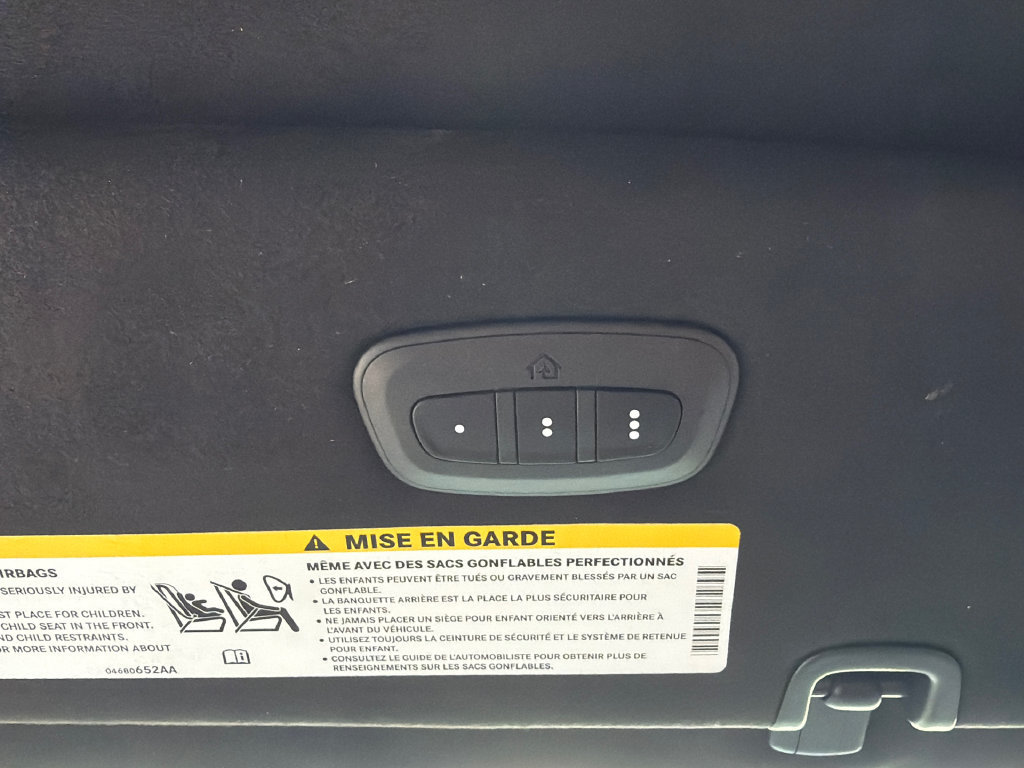 Used 2024 Chrysler Pacifica Pinnacle AWD/4WD image 35