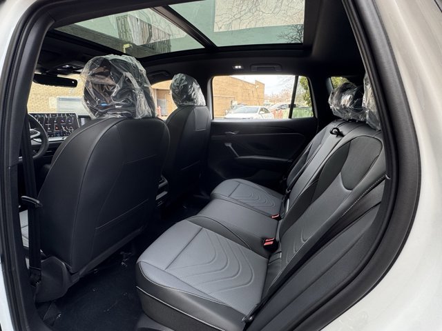 New 2026 Volkswagen Tiguan SE R-Line image 14