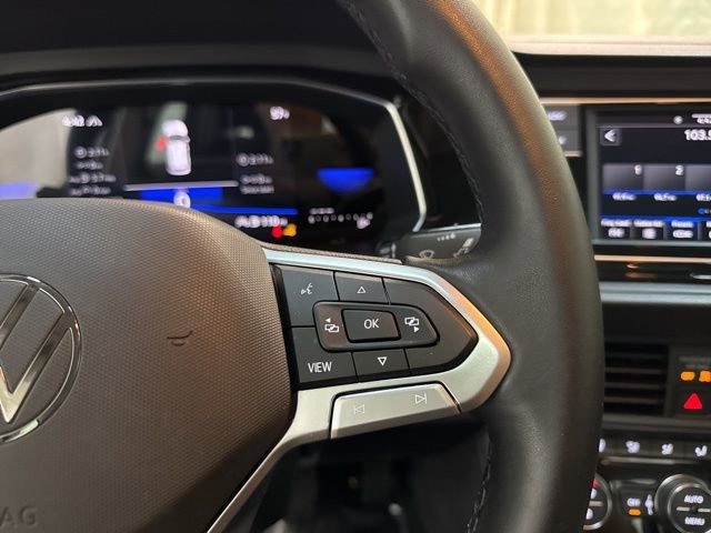 Certified 2023 Volkswagen Jetta SE w/ Panoramic Sunroof Package image 17