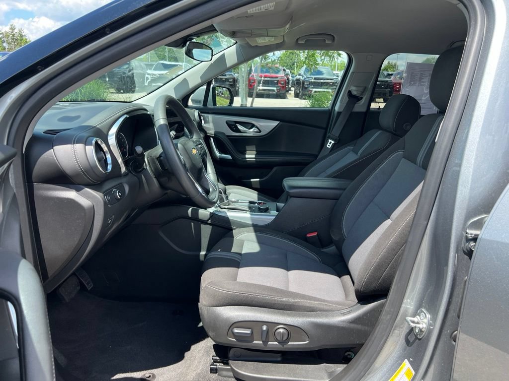 Used 2023 Chevrolet Blazer LT FWD image 6