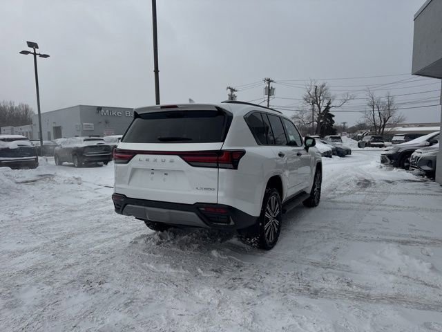 Used 2024 Lexus LX 600 4WD w/ Appearance Package image 2