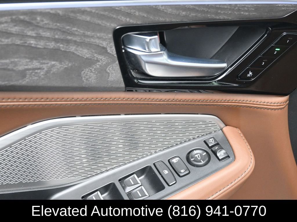 Used 2023 Acura MDX SH-AWD w/ Advance Package image 18