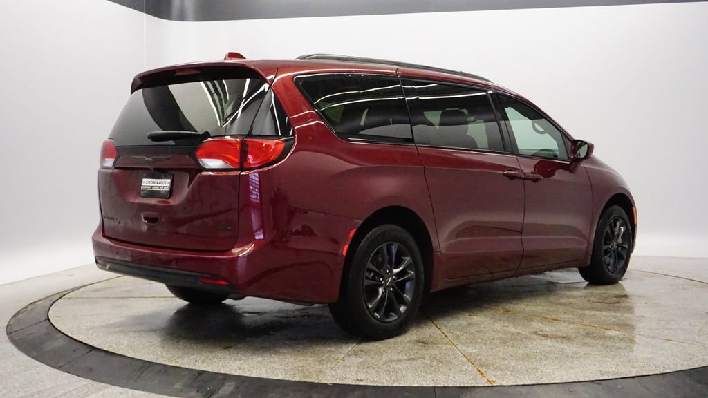 Certified 2020 Chrysler Pacifica Touring-L w/ Advanced Safetytec Group image 6